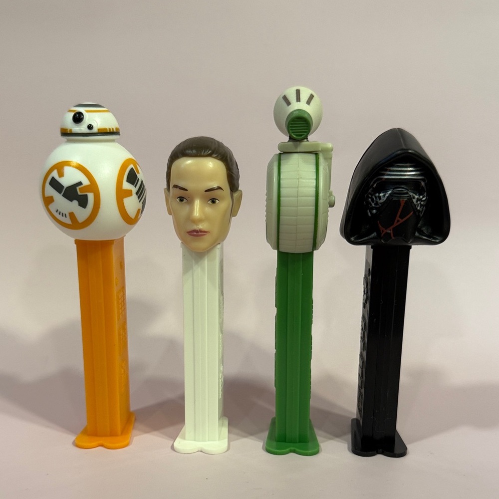 Lot of Star Wars PEZ Dispensers Kylo Ren, Rey, D-O Droid and BB-8 Droid EC